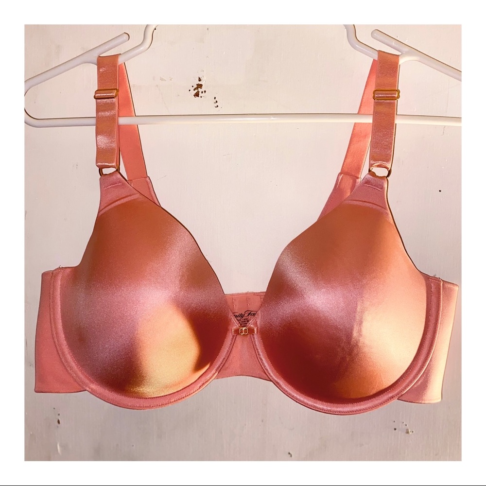 NWOT Vanity Fair blush pink silky bra